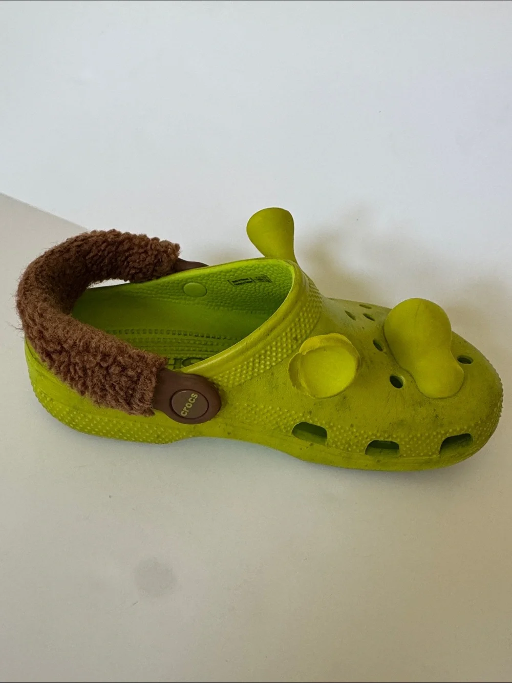 CROCS x DreamWorks Shrek Lime Green Fleece-Lined Clogs Youth Size 3